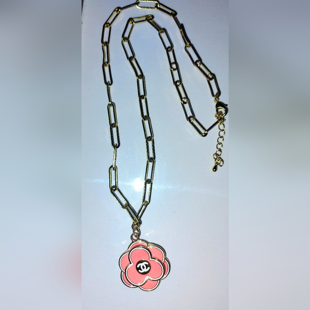 CHANEL Pink Camelia Flower Zipper Pull Pendant/18k Gold Plated Chain - Picture 4 of 4